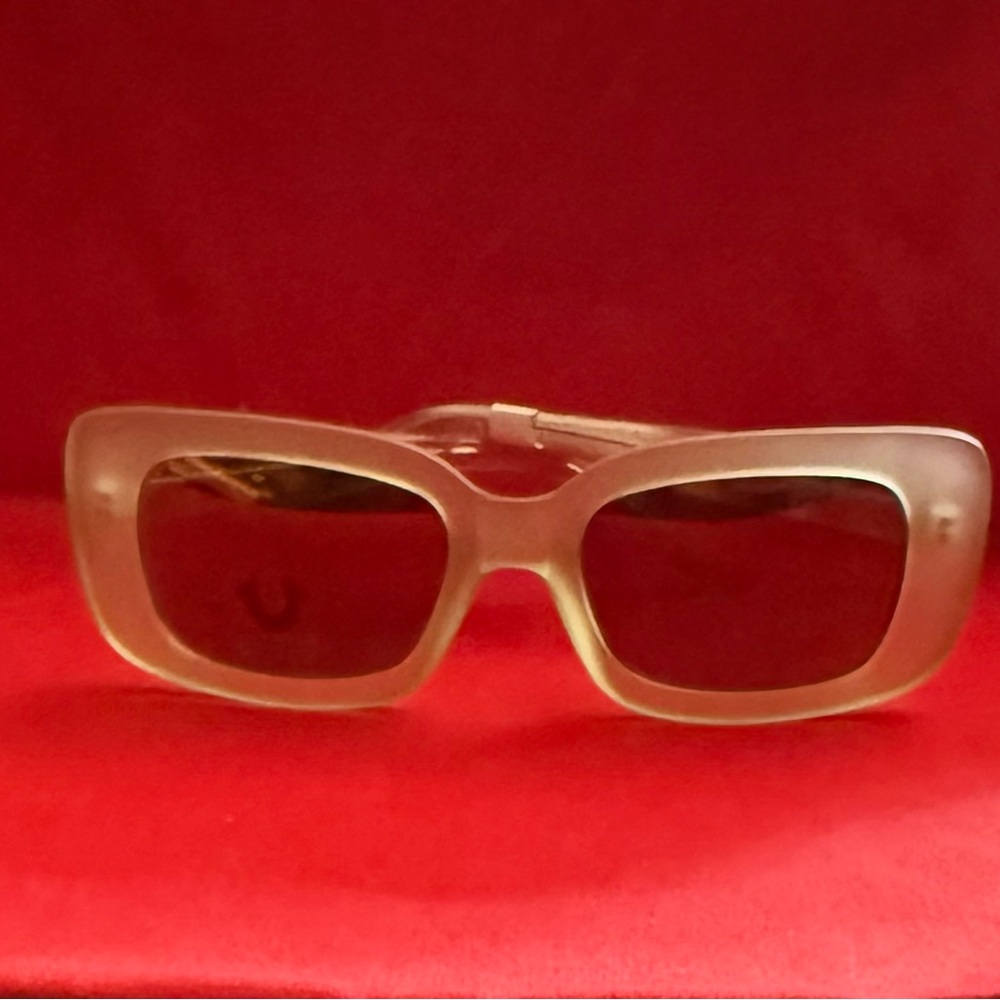 True Religion Women's Sunglasses Green **Hard To Find** 100% UV Protection NWT